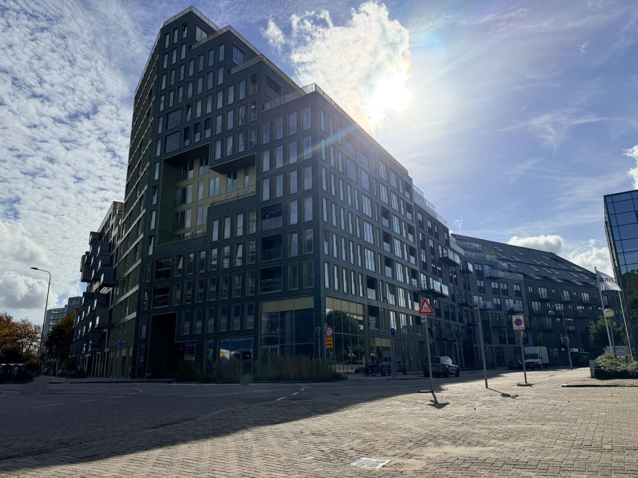 Gemeubileerd 3-kamerappartement met balkon - Afbeelding 1