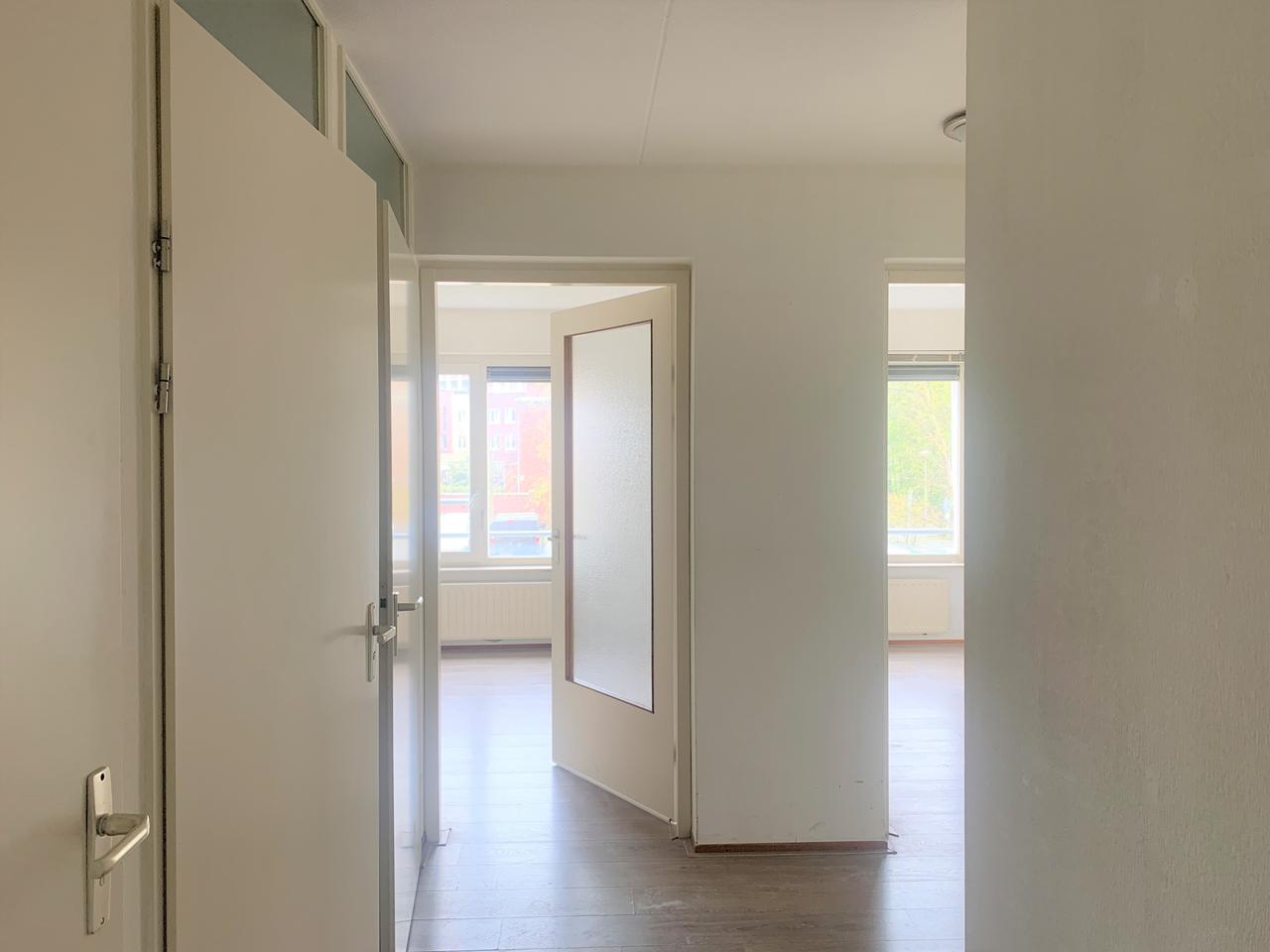 83 m² apartment with balcony in Amsterdam - Image 3