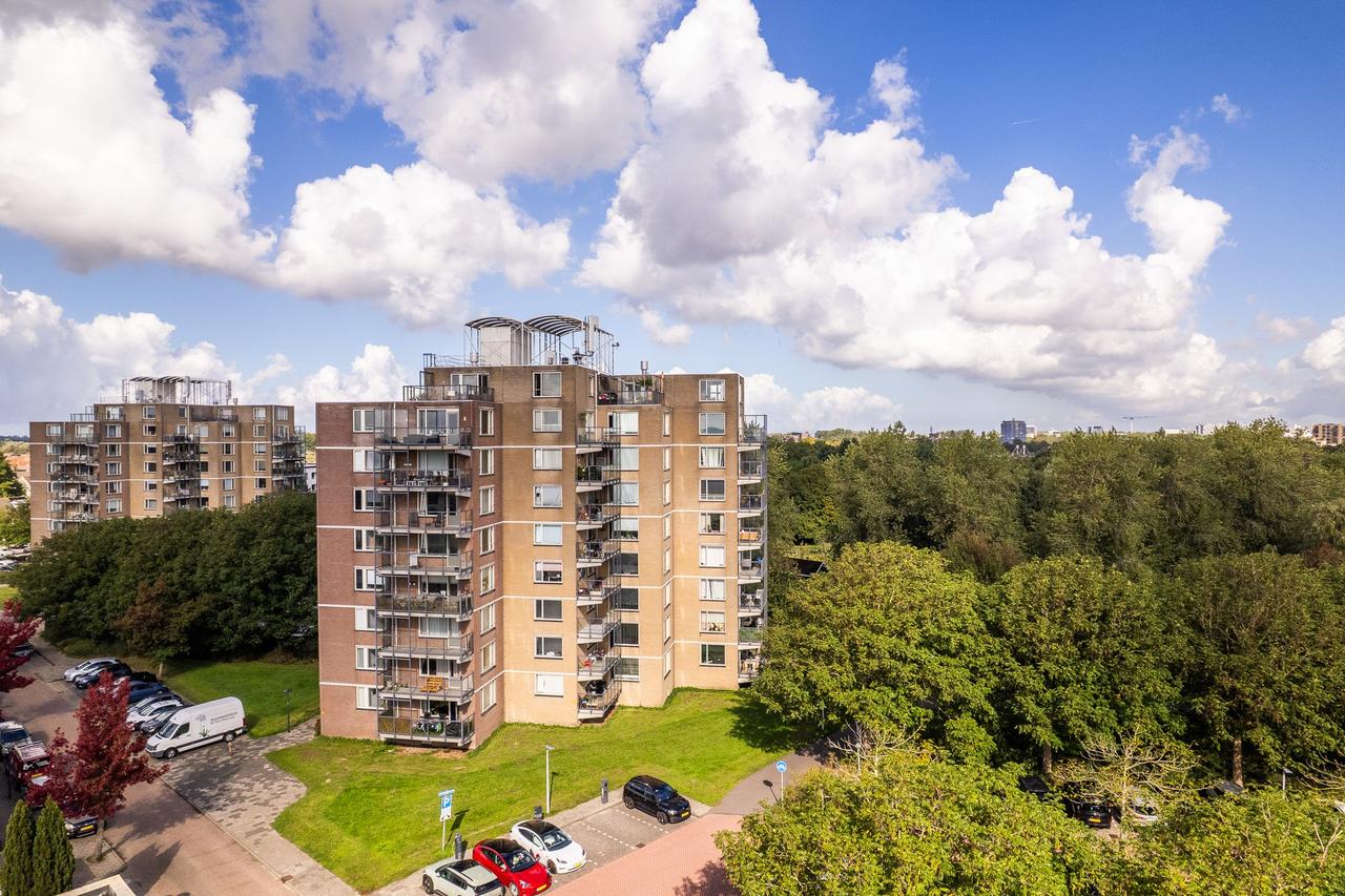 81 m² Apartment with Balcony in Leiden - Image 1