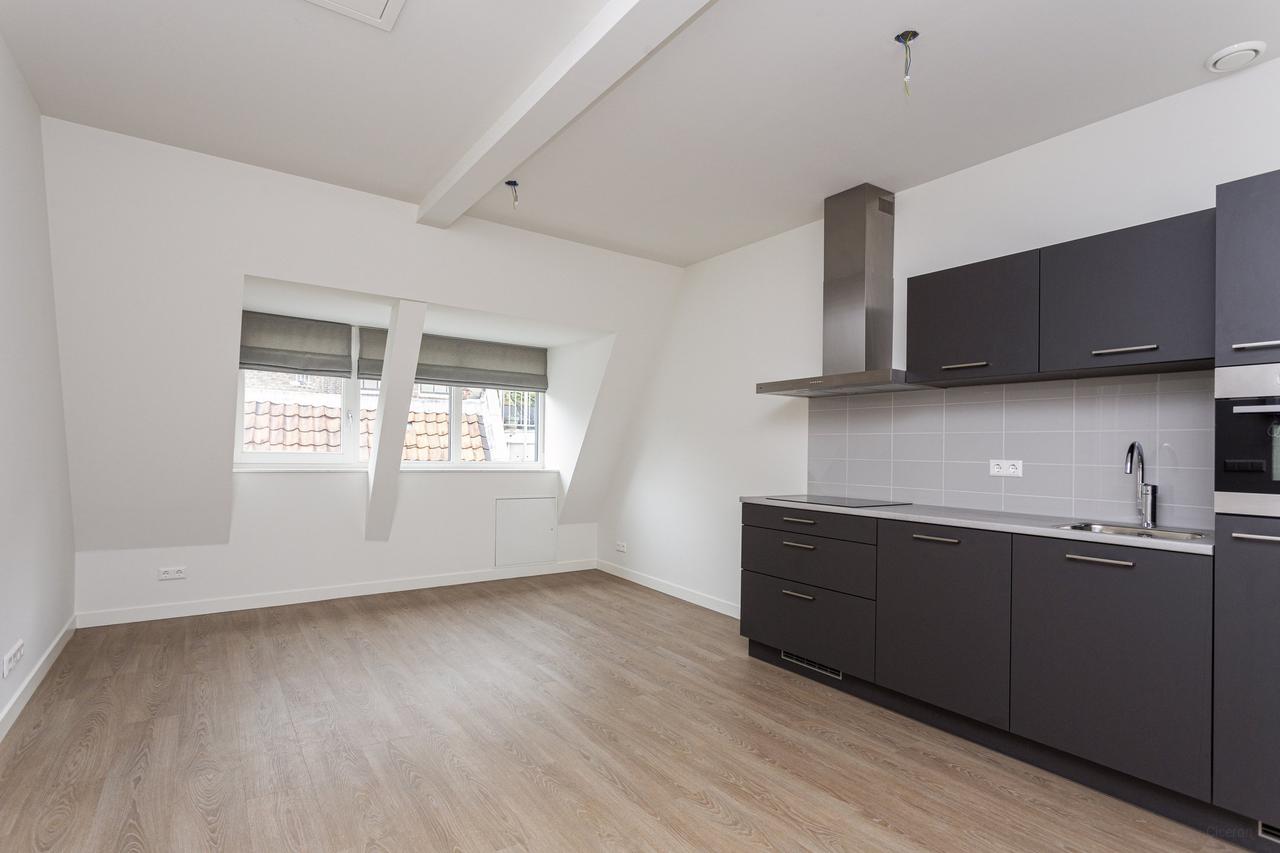Apartment with Terrace on Oudegracht - Image 2