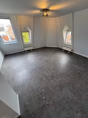 142 m² corner apartment with sunny roof terrace