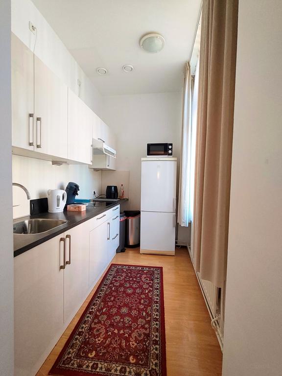 Furnished 1-Bedroom Apartment in Heerlen - Image 9