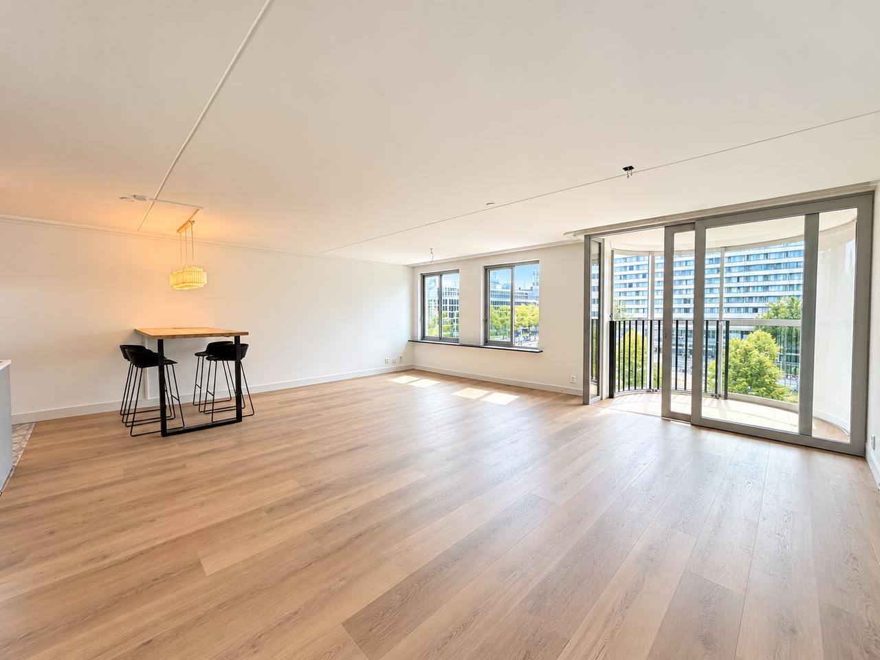 92 m² appartement met balkon aan de Weena - Afbeelding 1