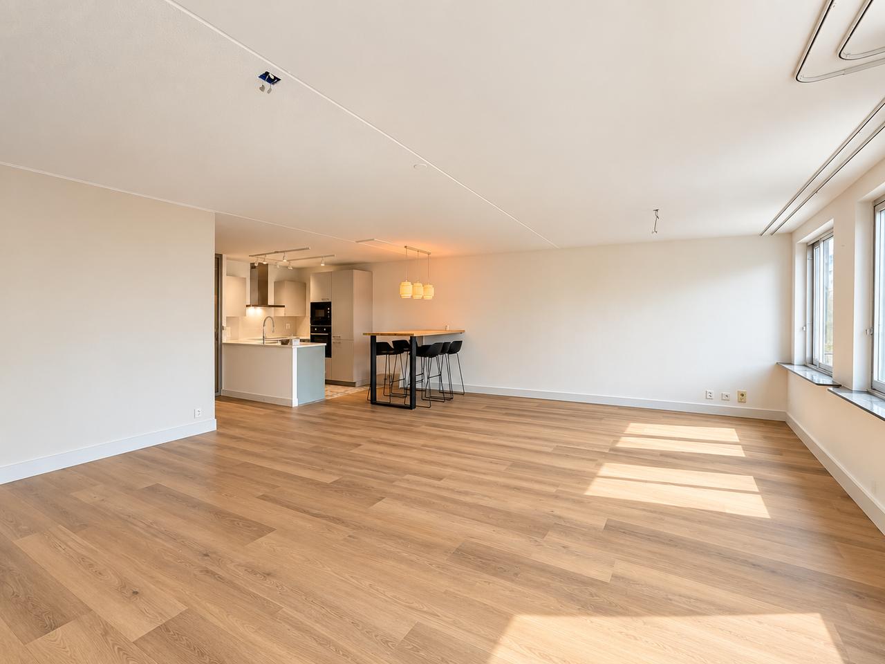 92 m² appartement met balkon aan de Weena - Afbeelding 2
