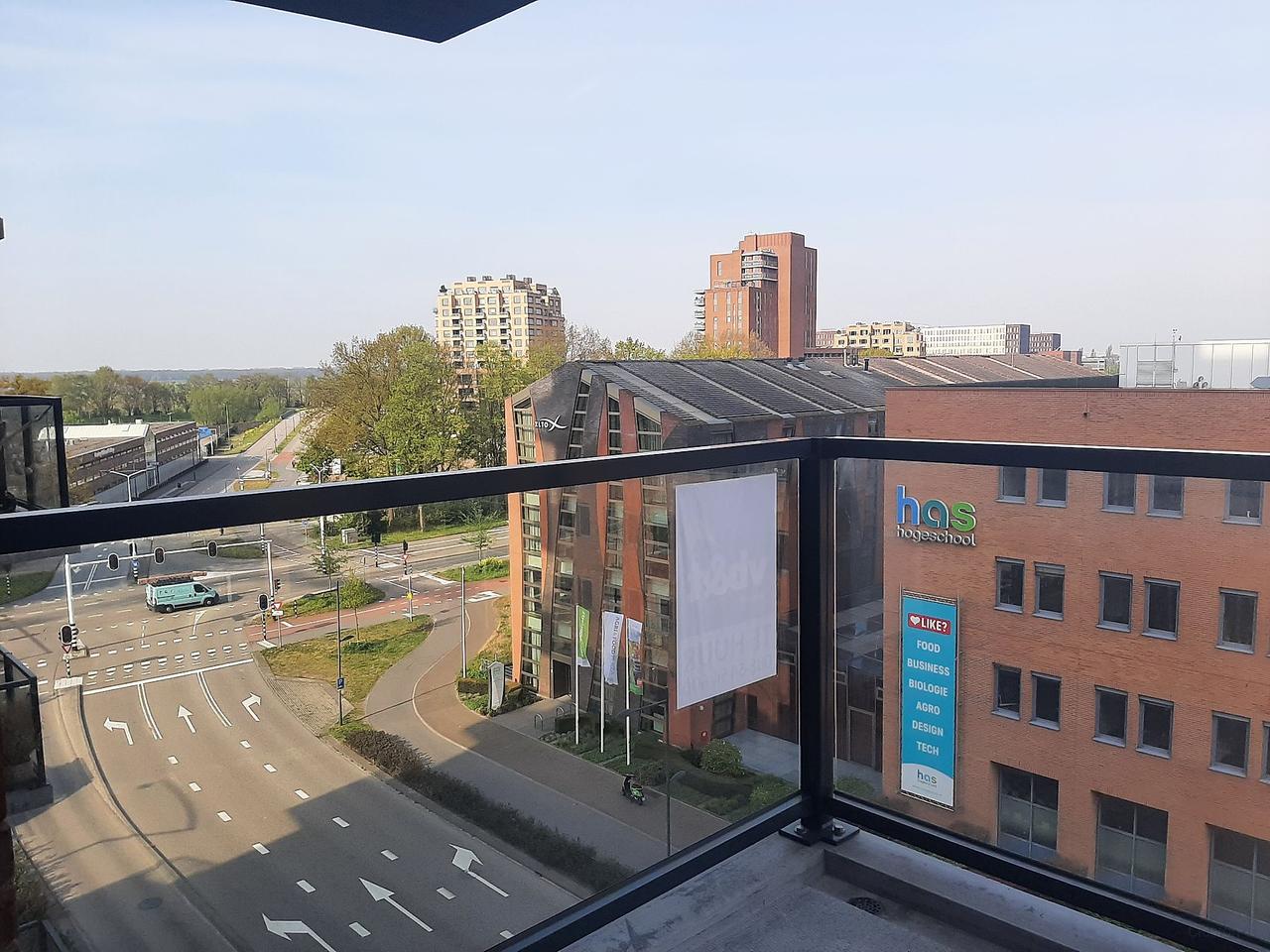 80 m² apartment with balcony and parking - Image 8