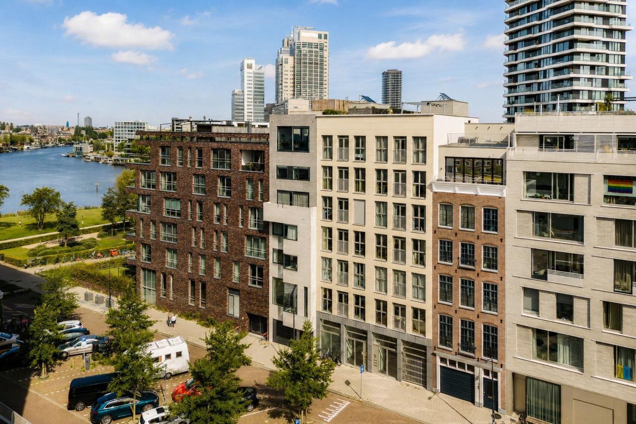 Penthouse met dakterras in Amstelkwartier - Afbeelding 1