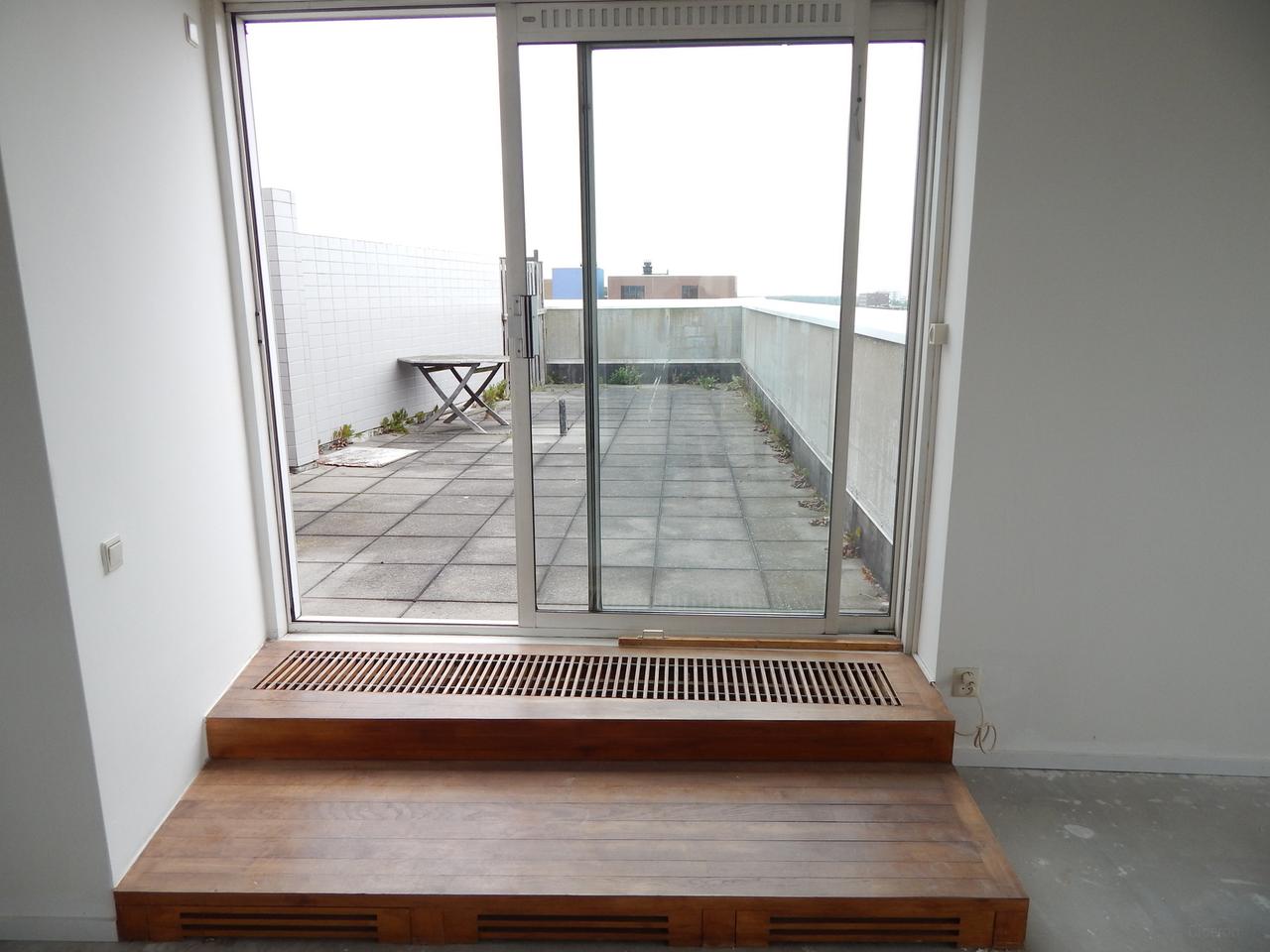 204 m² penthouse with terrace in Amsterdam West - Image 20