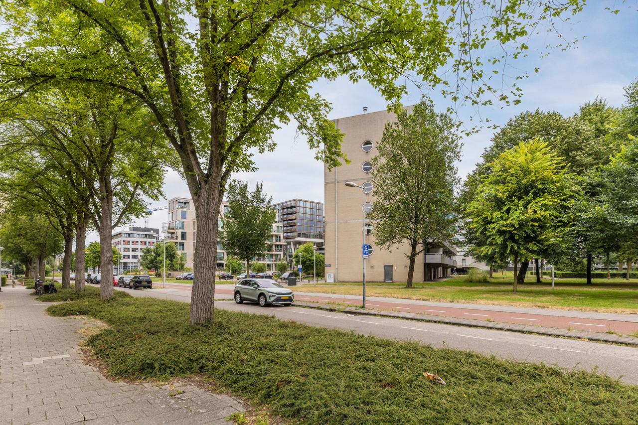 204 m² penthouse with terrace in Amsterdam West - Image 22