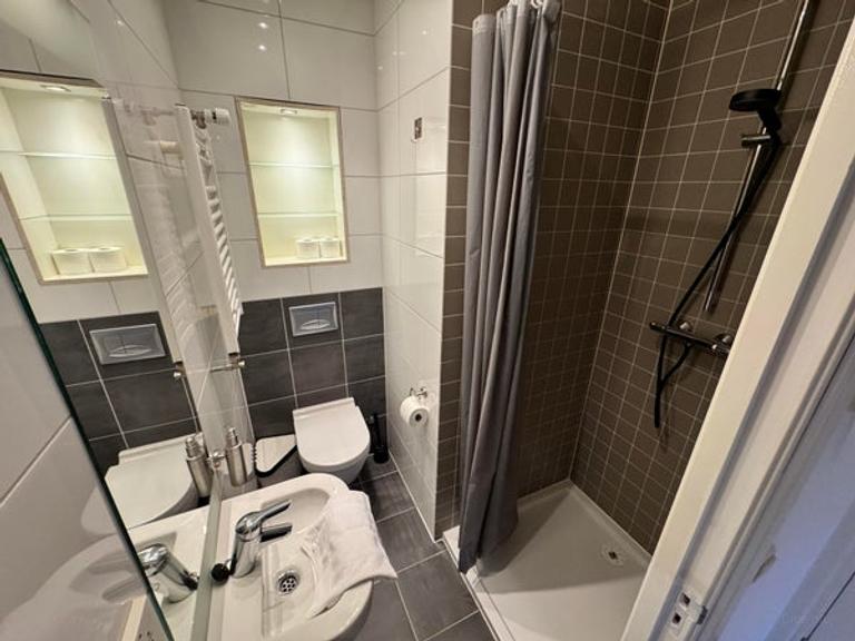 Gemeubileerd appartement met balkon in IJselbuurt - Afbeelding 3