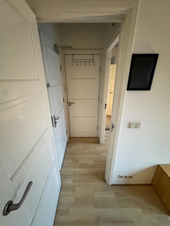 Gemeubileerd appartement met balkon in IJselbuurt - Afbeelding 8