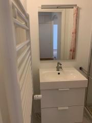 Furnished 2-Bedroom Apartment with Garden - Image 14