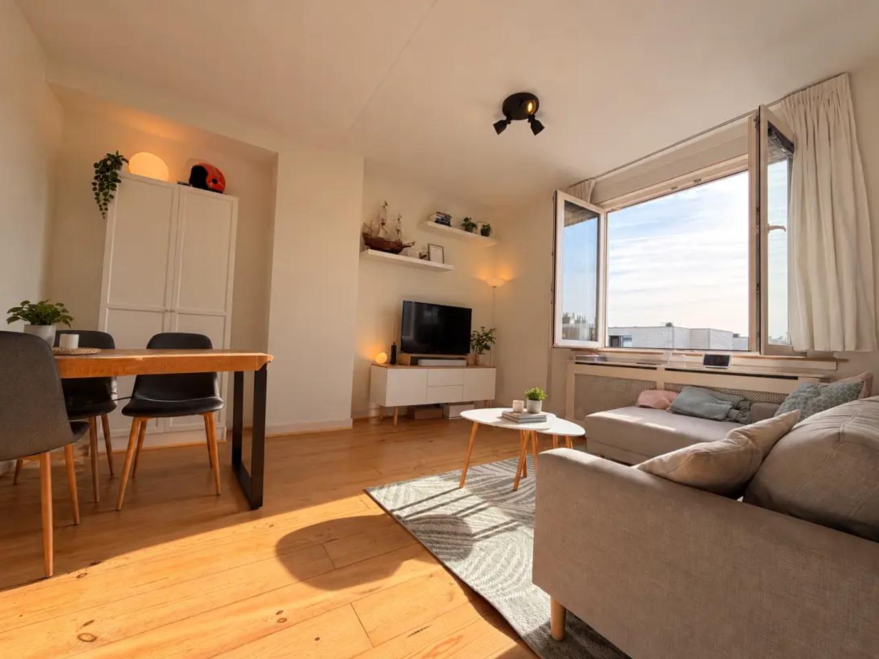Two-room apartment with internet in Valkenbos - Image 1