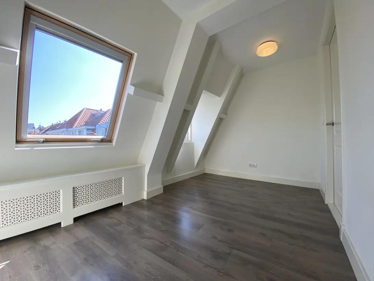 1-bedroom apartment with internet in Valkenbos - Image 7