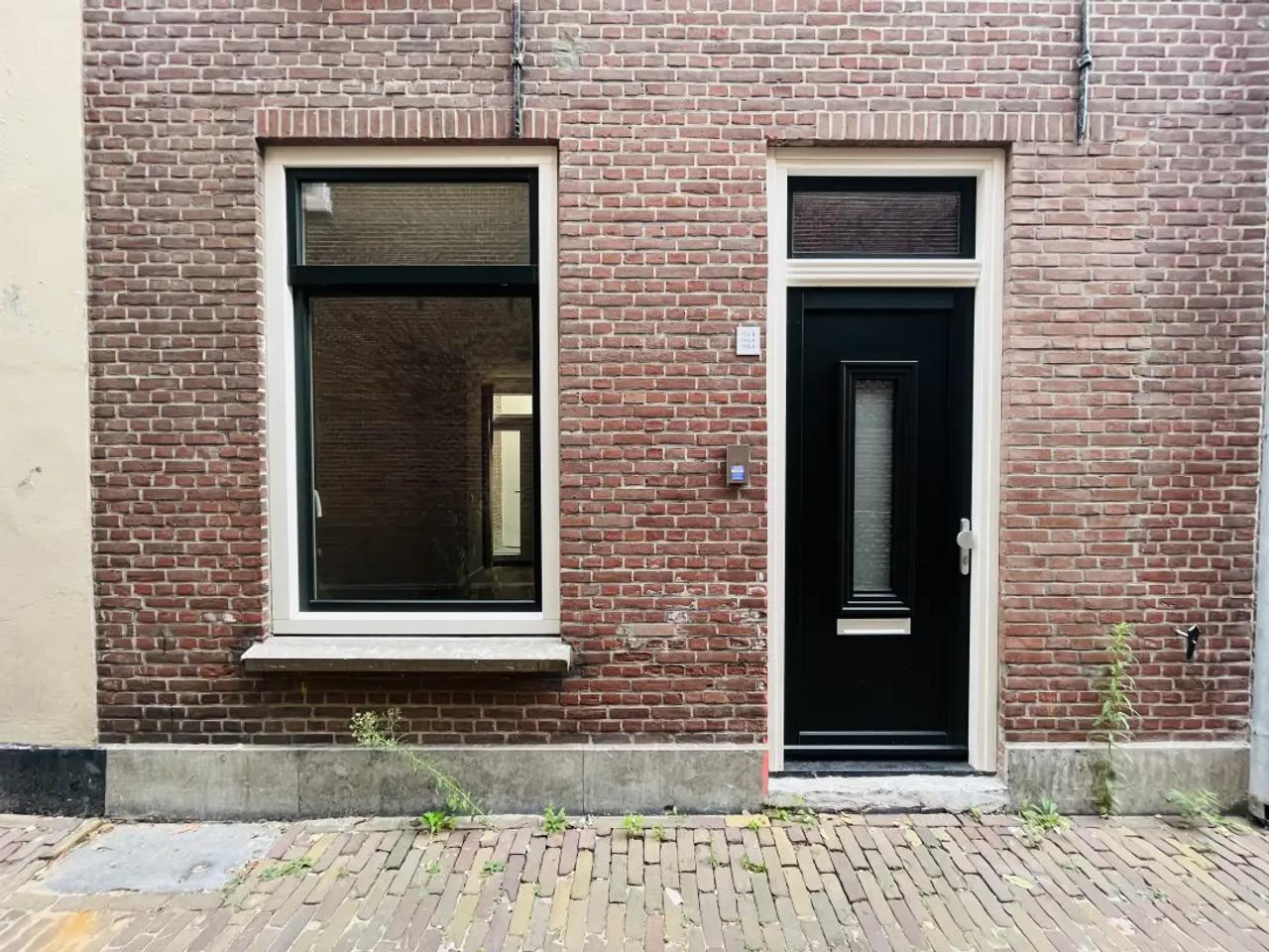 2-bedroom apartment with terrace in Zuidwal - Image 12