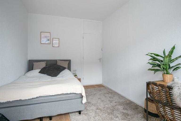 Furnished Student Room in Bloemhof - Image 2