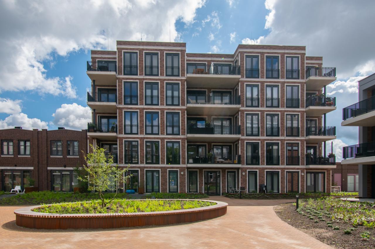 72 m² appartement met balkon aan het water - Afbeelding 1