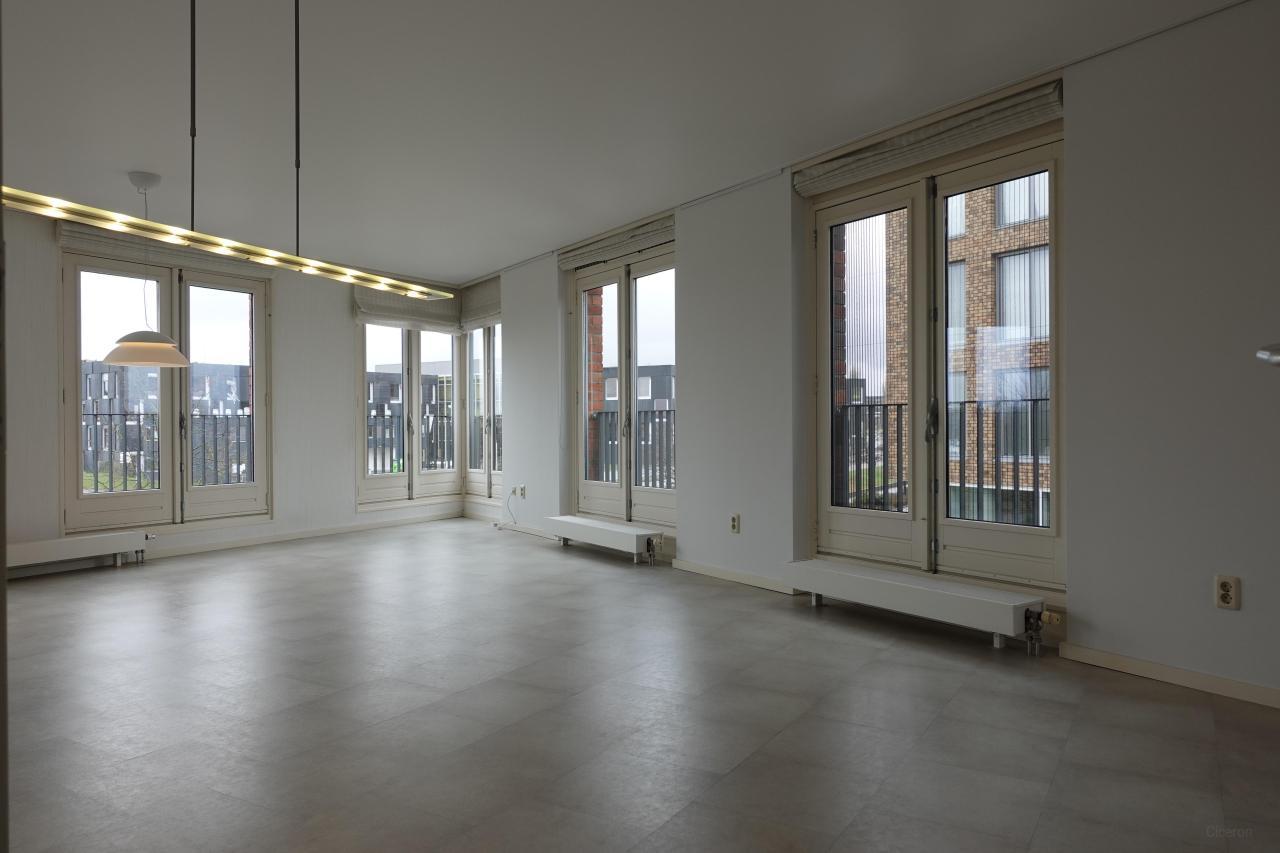 95 m² met balkon en eigen parkeerplaats - Afbeelding 2
