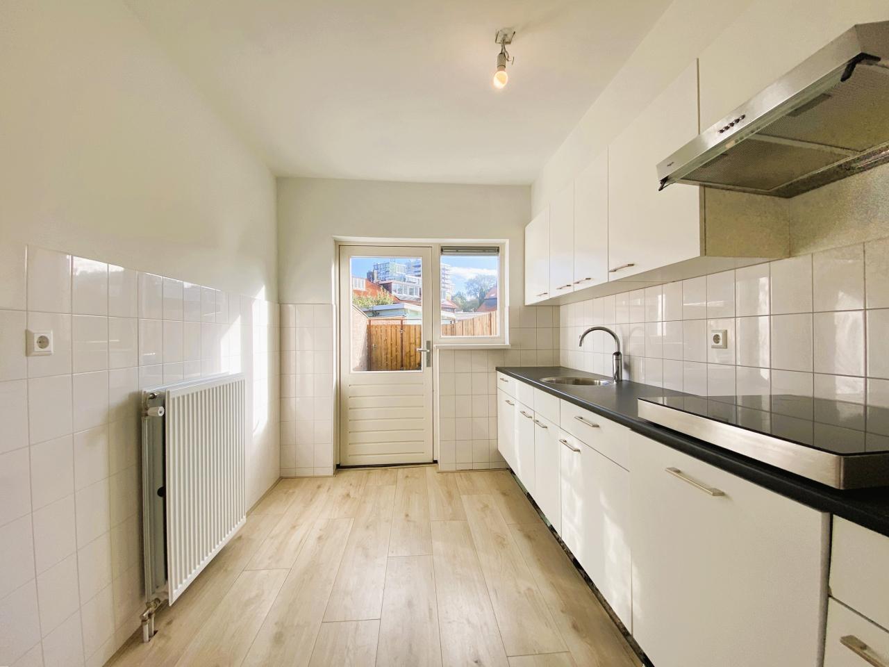 5-Bedroom House with Garden near Stadshart - Image 4