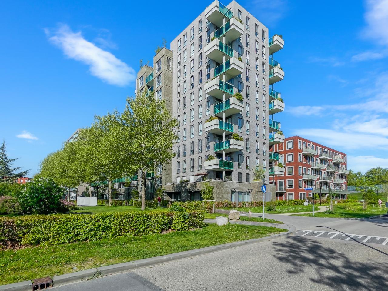 Gemeubileerd 3-kamerappartement met parkzicht - Afbeelding 2