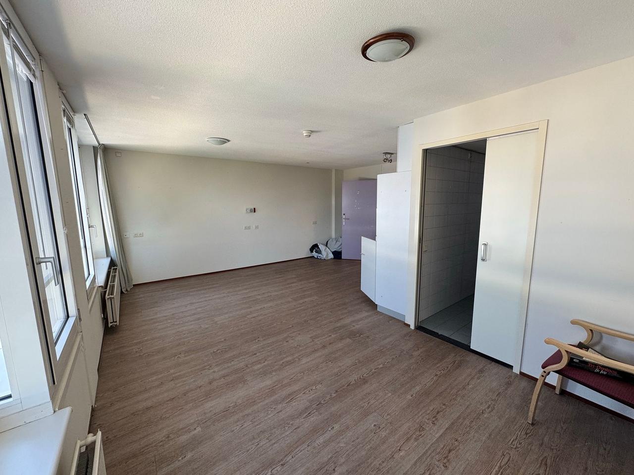 45 m² studio with sunny balcony - Image 1