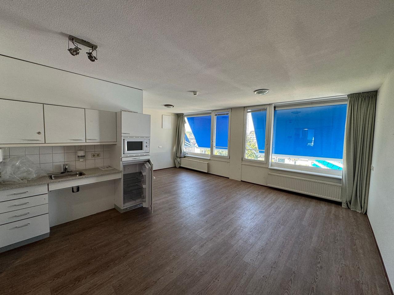 45 m² studio with sunny balcony - Image 5