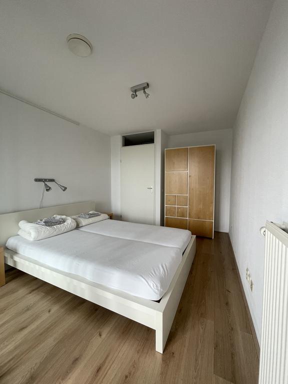 Furnished 2-Bedroom Apartment in Buitenveldert - Image 15