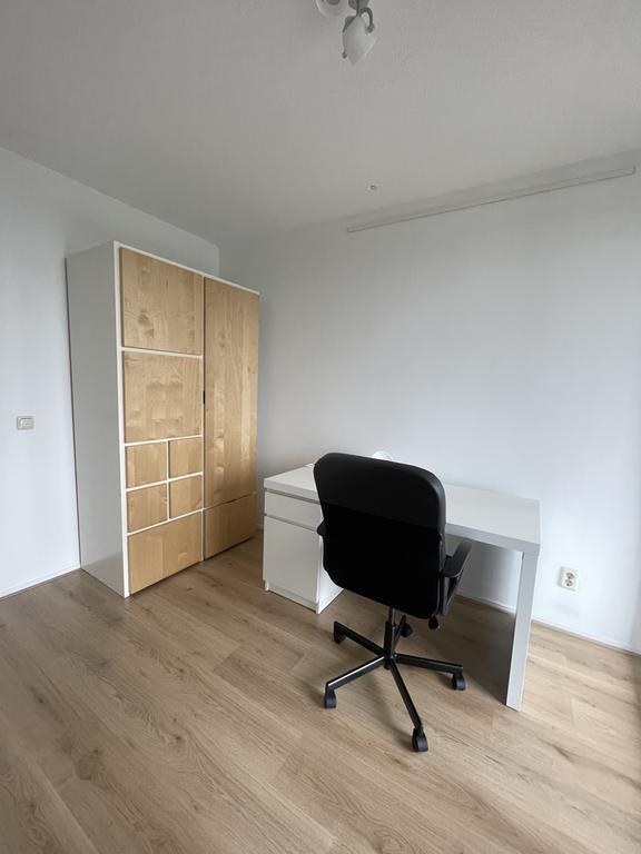 Furnished 2-Bedroom Apartment in Buitenveldert - Image 21