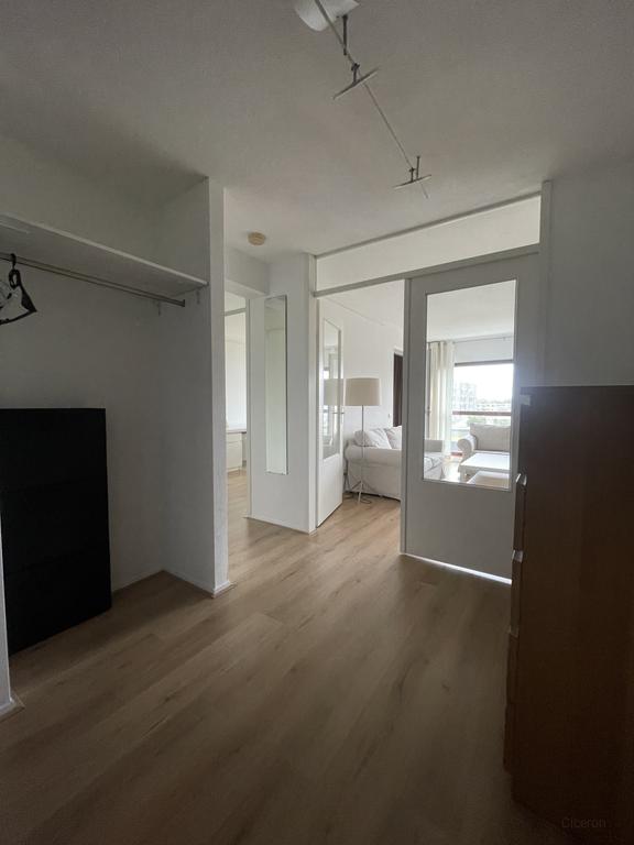 Furnished 2-Bedroom Apartment in Buitenveldert - Image 22