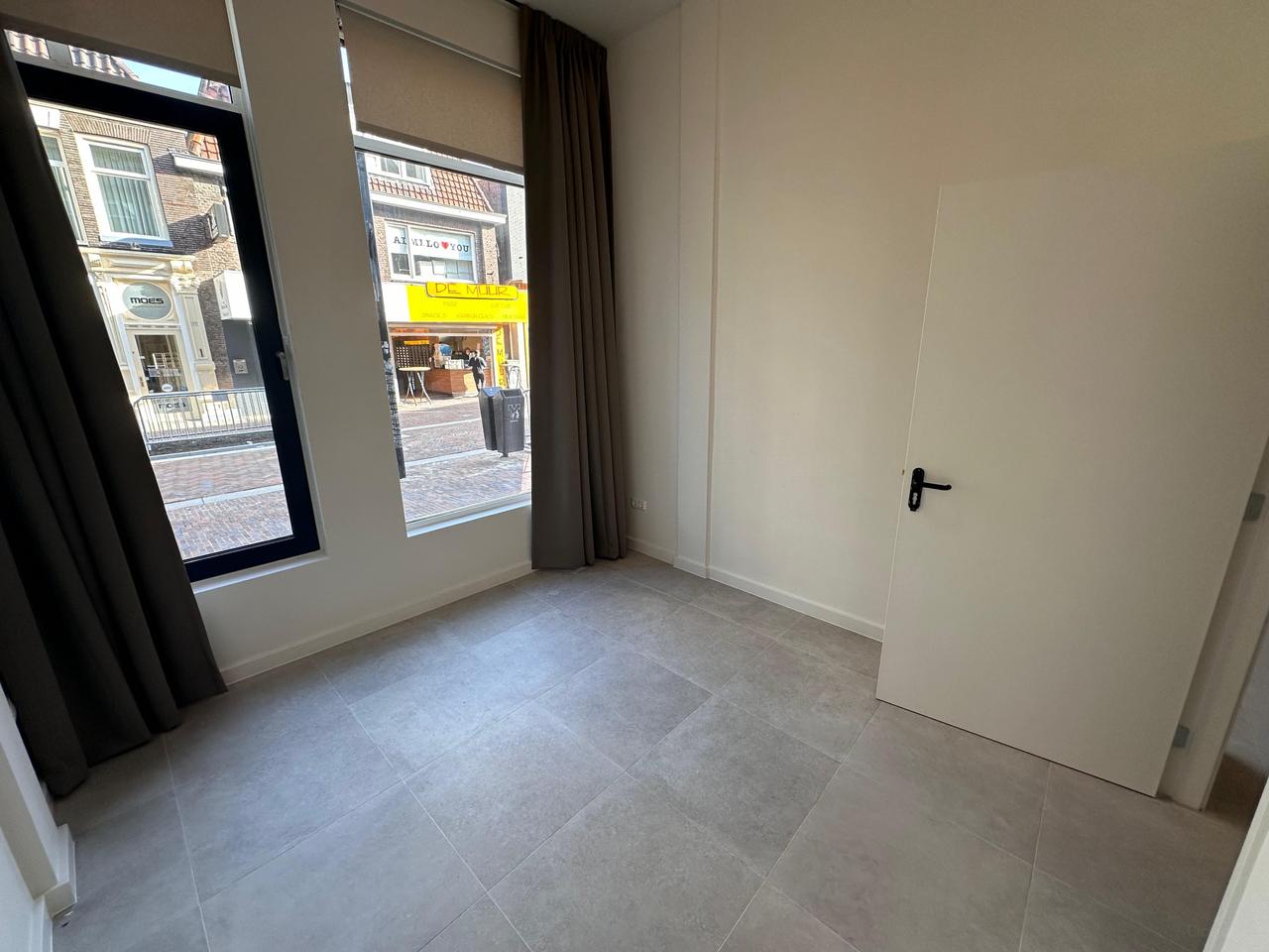 Furnished 1-Bedroom Apartment in Almelo - Image 5