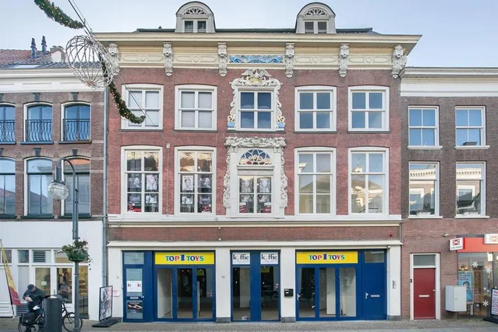 2-Bedroom Apartment with Balcony in Gorinchem - Image 1