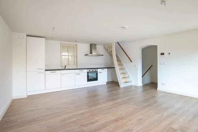 2-Bedroom Apartment with Balcony in Gorinchem - Image 2