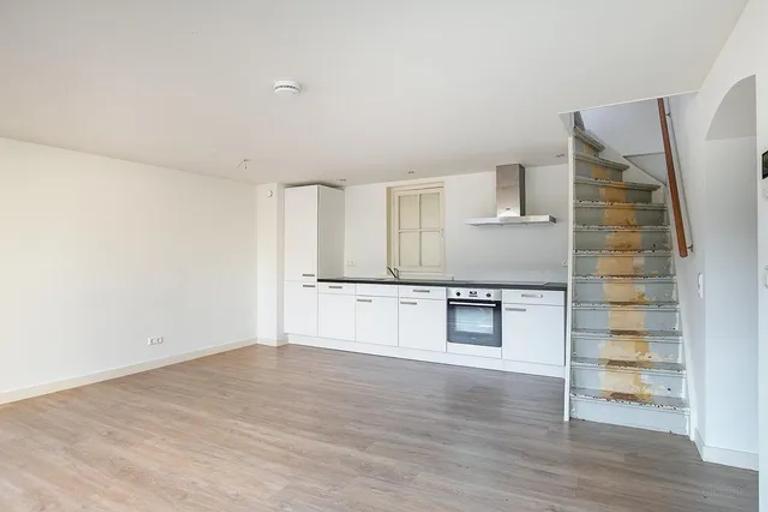 2-Bedroom Apartment with Balcony in Gorinchem - Image 3