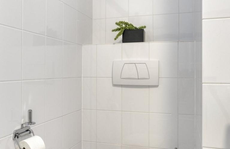 29th-floor apartment with views across Eindhoven - Image 11
