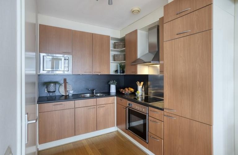 29th-floor apartment with views across Eindhoven - Image 27