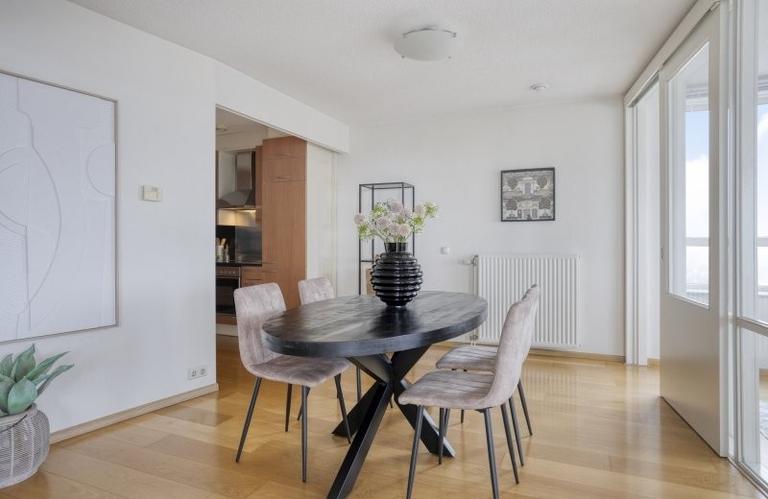 29th-floor apartment with views across Eindhoven - Image 29