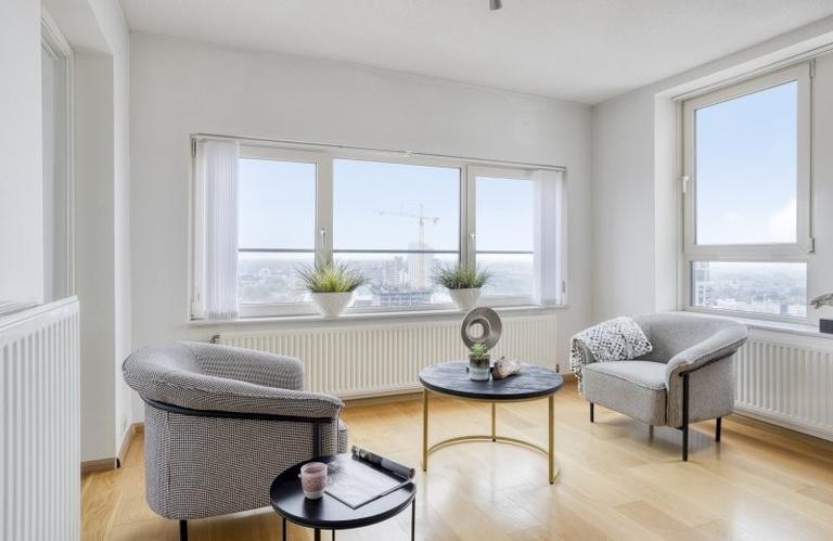 29th-floor apartment with views across Eindhoven - Image 33