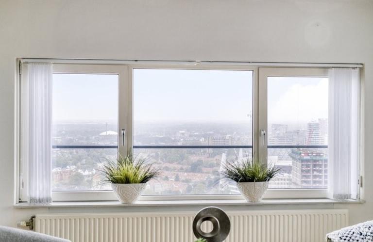 29th-floor apartment with views across Eindhoven - Image 37