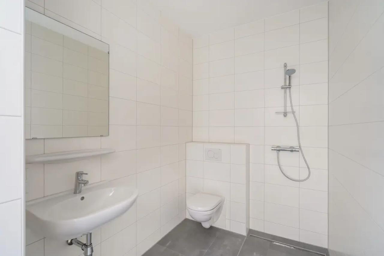 65 m² apartment with balcony in Schiemond - Image 2