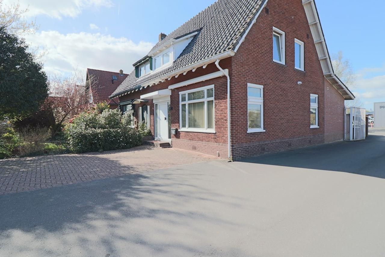 130 m² family home with garden in Aalsmeer - Image 1