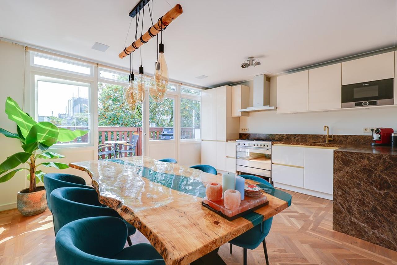 110 m² apartment with roof terrace in Helmersbuurt - Image 1