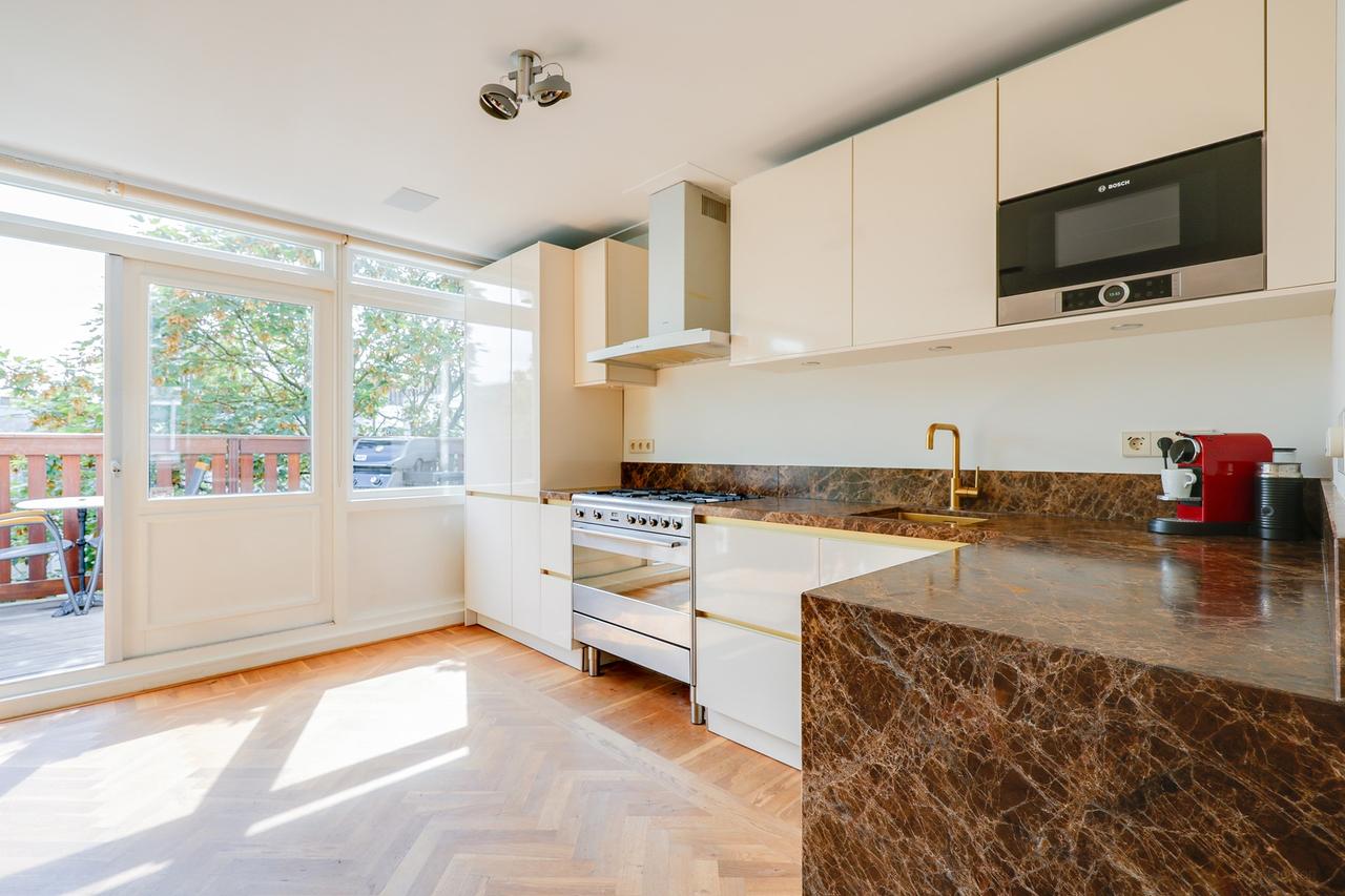 110 m² apartment with roof terrace in Helmersbuurt - Image 12