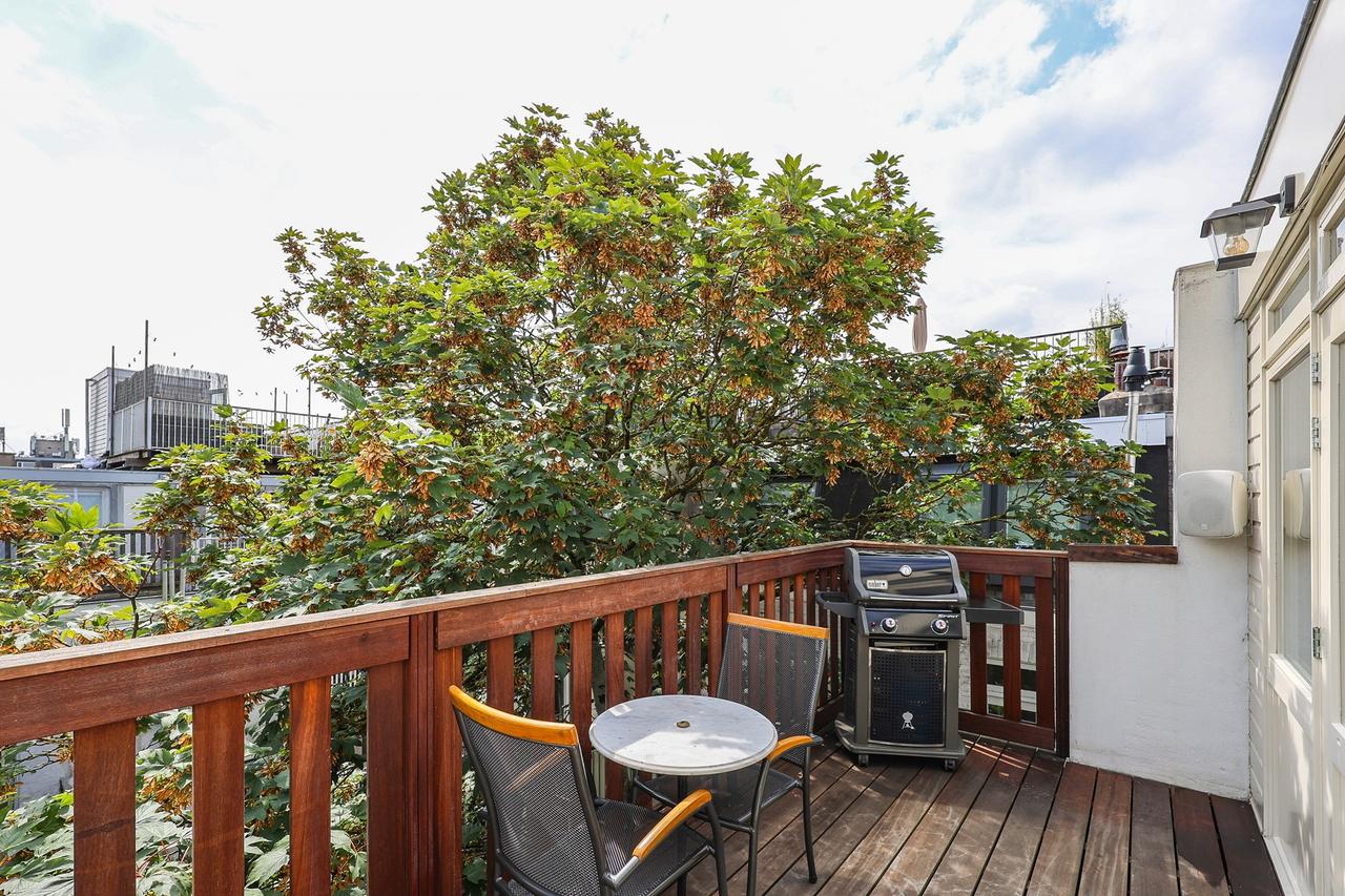 110 m² apartment with roof terrace in Helmersbuurt - Image 22