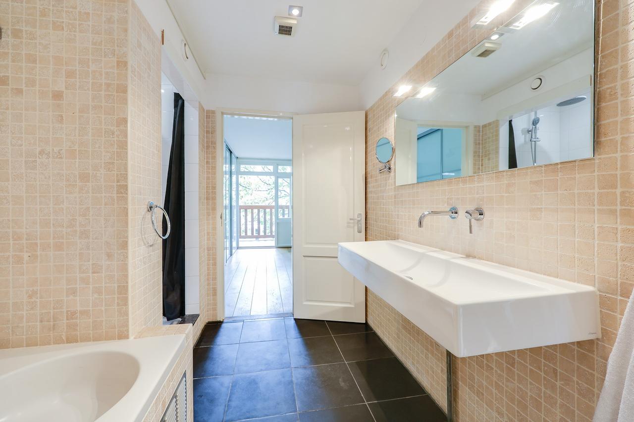 110 m² apartment with roof terrace in Helmersbuurt - Image 31