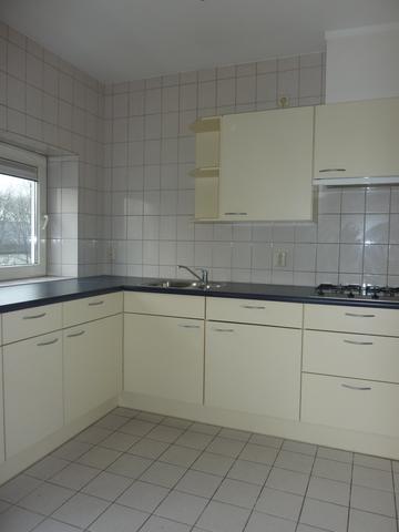 Apartment with 30 m² Roof Terrace - Image 3
