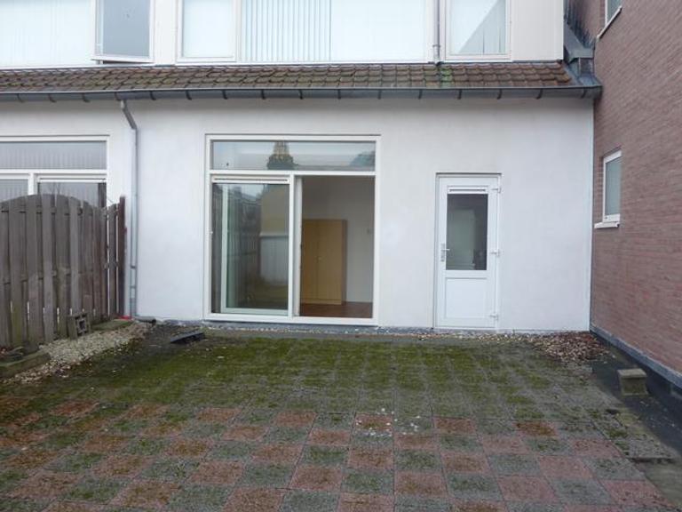 Apartment with 30 m² Roof Terrace - Image 8