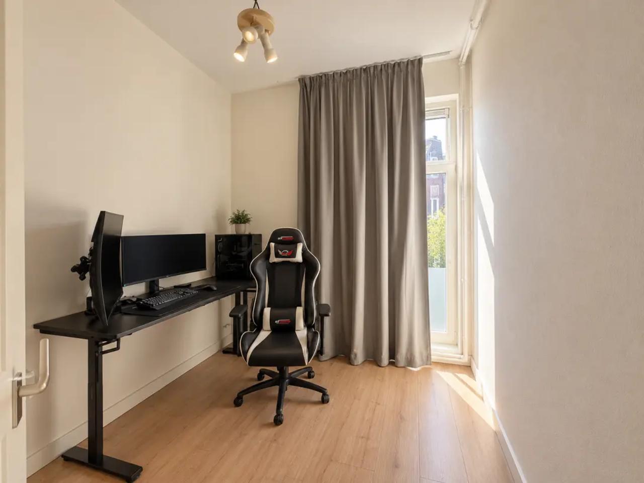 Available now: 2-bedroom apartment with balcony - Image 4
