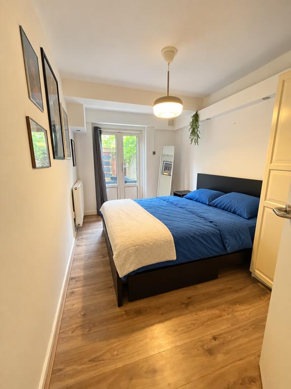 6-Bedroom Apartment with Garden - Image 7