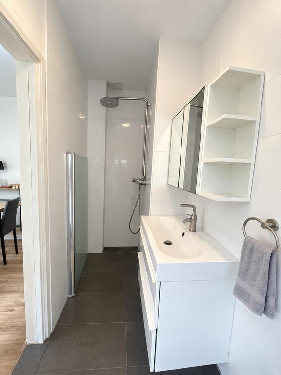 6-Bedroom Apartment with Garden - Image 9