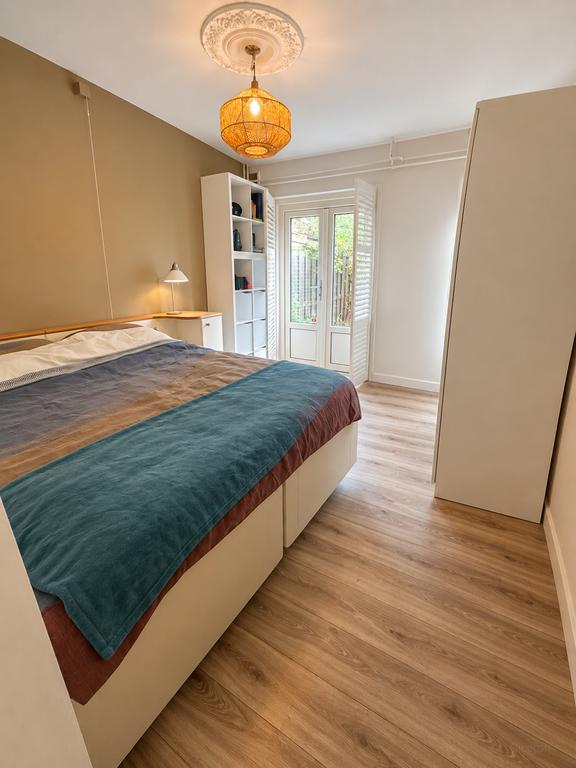 6-Bedroom Apartment with Garden - Image 10