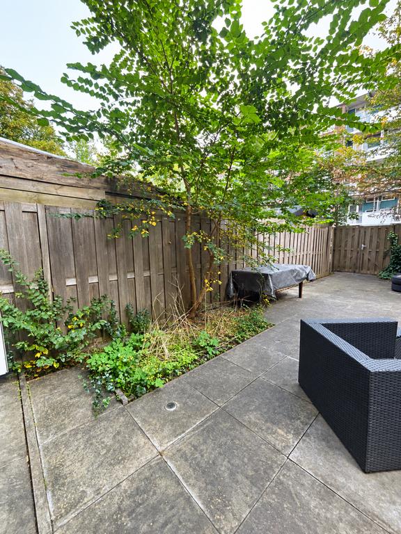 6-Bedroom Apartment with Garden - Image 11